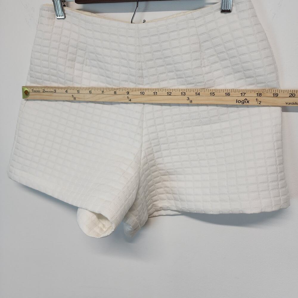 ASOS Womens Quilted Shorts Size 8 Ivory High Waist Pocket Chic City Stylish Posh - Picture 8 of 11